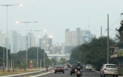 Mato Grosso do Sul enfrenta quarta-feira (15) com calor intenso, ventos fortes e umidade baixa, exigindo atenção.