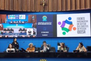 O 11º Seminário Estadual de Enfrentamento à Violência contra a Pessoa Idosa reuniu autoridades em ALÊMS para debater políticas públicas, direitos e casos de abusos. O evento destacou a importância de redes de proteção e ações intersetoriais para combater o problema.