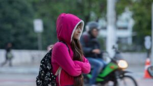Uma forte frente fria marca o início do inverno astronômico em Campo Grande e no MS, derrubando as temperaturas para mínimas de 6°C e sensação térmica ainda menor.