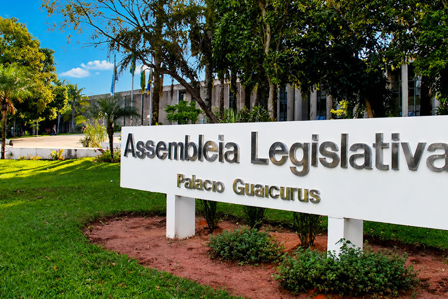 A Assembleia Legislativa de MS defendeu o contrato de R$3 milhões para alimentação, afirmando que a licitação seguiu rigorosos critérios técnicos e processos de transparência para servir o público e funcionários.