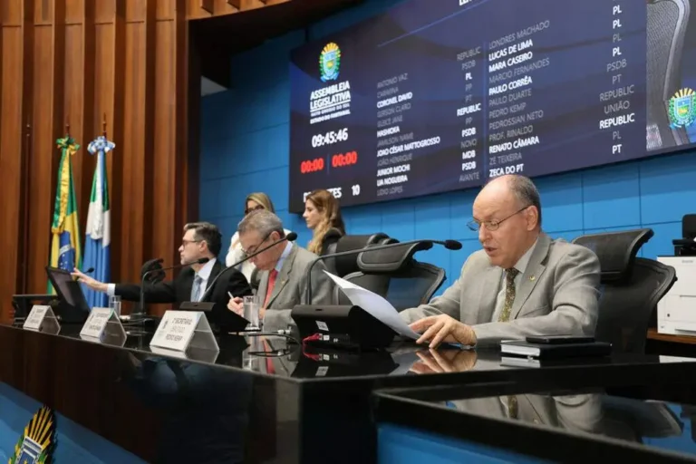 A Assembleia Legislativa de Mato Grosso do Sul aprovou projeto que institui a Procuradoria Especial da Mulher, com foco em políticas de igualdade de gênero e combate à violência doméstica. A iniciativa é coordenada pela bancada feminina da Casa.