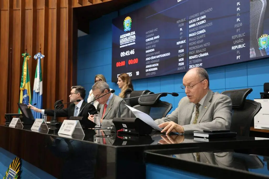 A Assembleia Legislativa de Mato Grosso do Sul aprovou projeto que institui a Procuradoria Especial da Mulher, com foco em políticas de igualdade de gênero e combate à violência doméstica. A iniciativa é coordenada pela bancada feminina da Casa.