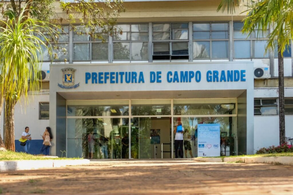A Prefeitura de Campo Grande, sob gestão da prefeita Adriane Lopes, prorrogou as medidas de contenção de gastos até dezembro de 2026, visando o equilíbrio das contas públicas e a otimização dos recursos municipais.