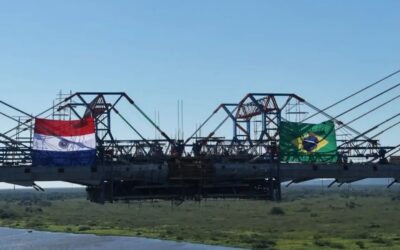 A Ponte da Integração em MS, elo vital da Rota Bioceânica, avança na construção, prometendo revolucionar a logística regional e conectar o Brasil ao Pacífico por um novo corredor comercial.