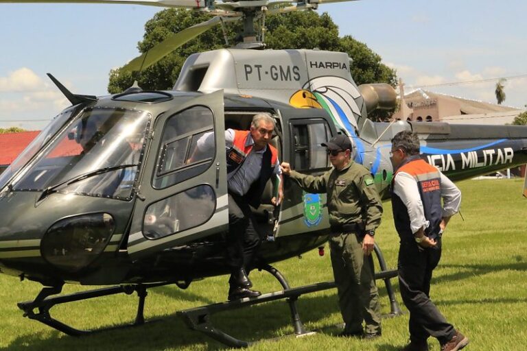 Ex-governador Reinaldo Azambuja defendeu a necessidade de um reforço federal permanente para combater o tráfico de drogas na vasta fronteira de Mato Grosso do Sul, devido à migração de criminosos de outros estados.