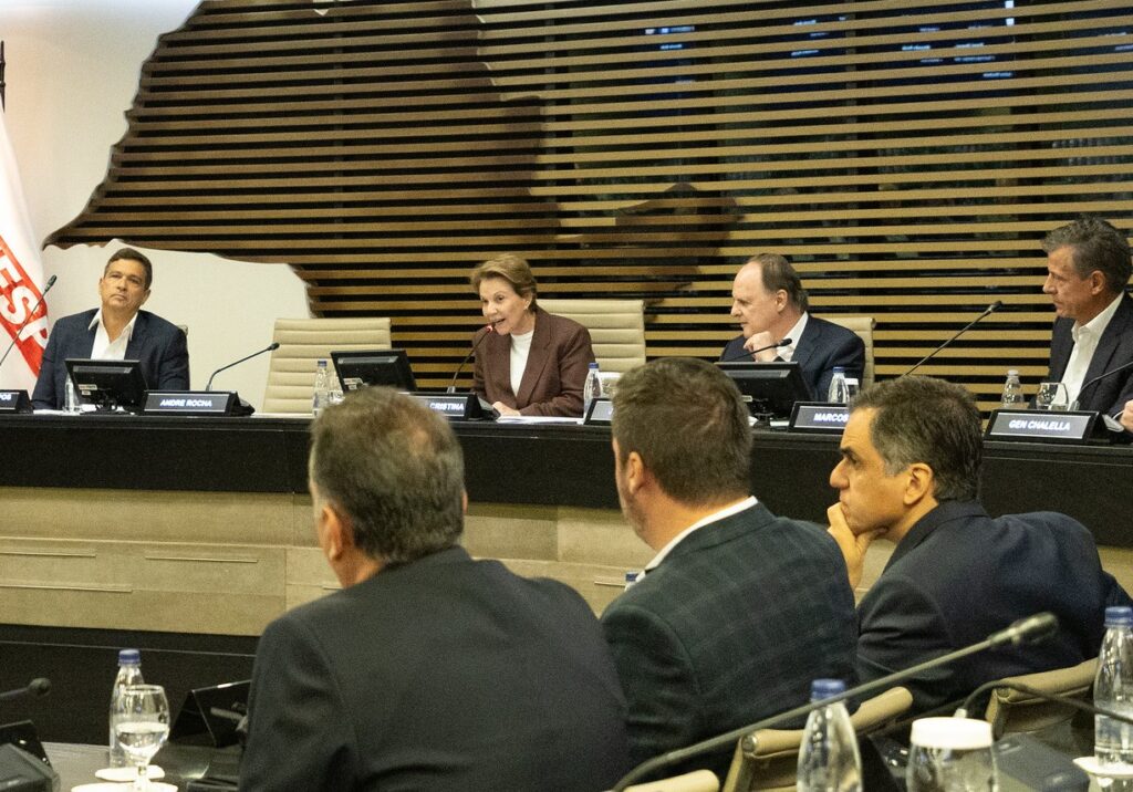 Senadora Tereza Cristina participou de reunião na FIESP, em São Paulo, para discutir os principais desafios e oportunidades do setor agroindustrial, buscando fortalecer a economia nacional.