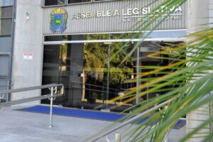 O Ministério Público de MS propôs à Assembleia Legislativa a criação de 454 novos cargos, incluindo assistentes técnicos, analistas e gestores, visando fortalecer sua estrutura e atender à demanda crescente.